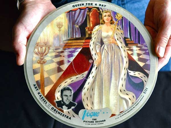 Nicht aus Schellack oder Vinyl, sondern aus Aluminium und Kunststoff produzierte 1946/47 die amerikanische Firma Vogue ihre Picture Discs.