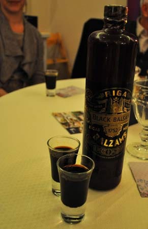 Nationalgetränk "Riga Black Balsam" (hier in der Fazenda Bar).