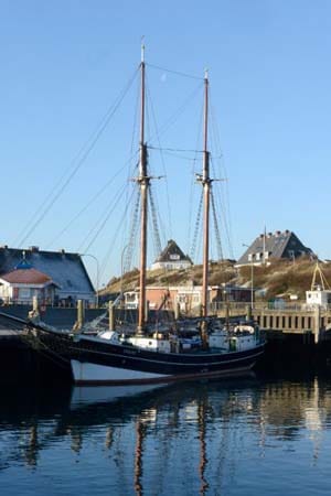 "Undine von Hamburg" in Hörnum auf Sylt: Der Schoner ist Deutschlands kleinstes gewerbliches Seeschiff. Die einfache Fahrt von Sylt nach Hamburg kostet 99 Euro.