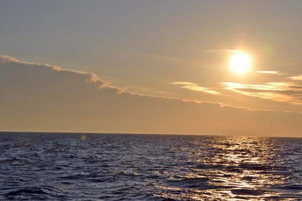 Nordsee am Morgen: "Es gibt nichts Schöneres als den Sonnenaufgang über dem Meer", sagt Decksmann Marvin.