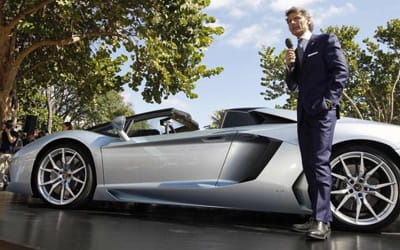 Stephan Winkelmann, Chef von Lamborghini, stellte im sonnigen Miami den Aventador Roadster vor.