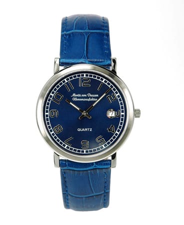 Ebenfalls aus der "Superflach"-Serie ist das Modell "3011". Die Uhr ist mit ihrem Gewicht von nur 35 Gramm sehr angenehm zu tragen und kostet um die 800 Euro.