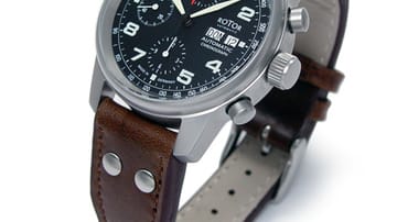 Besonders gut hat uns die Fliegeruhr "Masterchrono No1" der Uhrenmanufaktur Rotor gefallen. Handgefertigte Zifferblätter und Uhrenbänder gehören hier zum Standard.