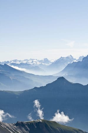 Von der Aussichtsplattform hat man einen unglaublichen Blick auf das Jungfrau-Massiv im Berner Oberland.