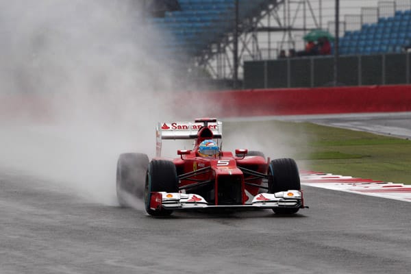 Auch im Regen brauchen die Formel-1-Boliden Grip. Dafür stellt Pirelli zwei Reifenmischungen zur Verfügung.