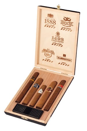 Die Schweizer Marke Villiger hat sich neben Pfeifentabak auch auf einige selbst hergestellte Zigarren sowie exotische, von der Konkurrenz außer Acht gelassene Importe spezialisiert. Neu ist nun die "Edicion Limitada 2012". Dahinter verbirgt sich ein begrenzt hergestellter Jahressampler, der in Gestalt eines niveauvollen Mini-Humidors eine perfekte Geschenkidee für Sammler ist.