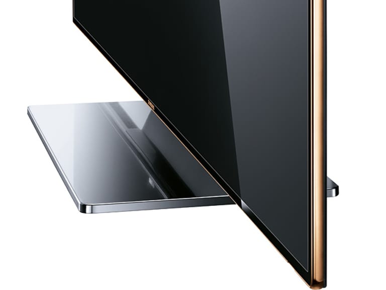 Den Samsung ES9090 gibt es nur in 70 Zoll Größe, er kostet 8000 Euro (UVP).