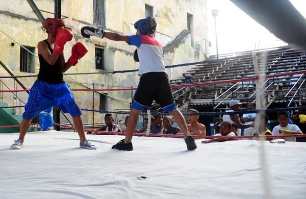Da wundert es nicht, dass auch immer wieder viele Boxer aus Europa und Amerika in die Boxschule "Ananas" kommen, um sich einige Woche trainieren zu lassen.