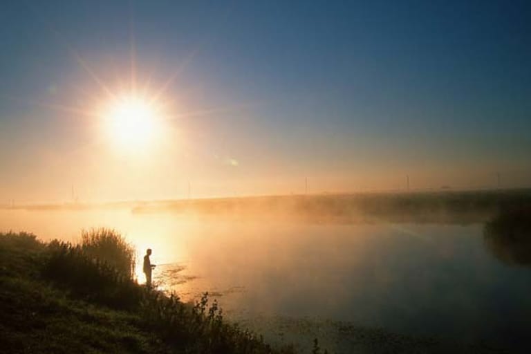 Angler am Donaudelta Rumänien bei Crisan.