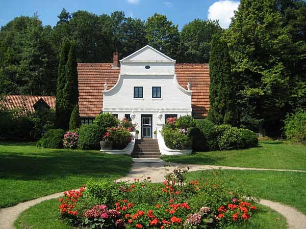 Eine "Insel des Schönen" schuf der vielseitige Künstler Heinrich Vogeler mit seinem Anwesen Barkenhoff in Worpswede, dem heutigen Heinrich-Vogeler-Museum.