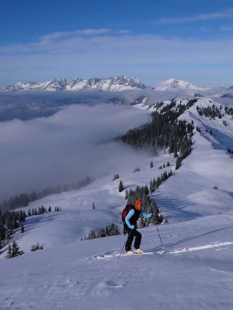 Bergsteigerin Alix von Melle auf einer Skitour in den Kitzbüheler Alpen.