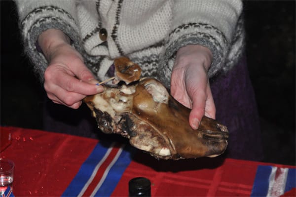 Der Kopf vom Lamm zählt zu den alten traditionellen Gerichten auf Island.