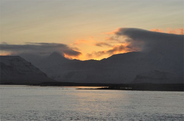 ...sich der Sonnenaufgang Islands am besten genießen.