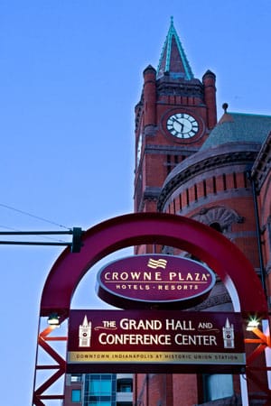 Im "Hotel Crowne Plaza" verbringen Gäste eine Nacht im ältesten Bahnhof des Landes.