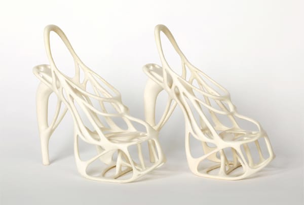 Filigran ist das Modell "Melonia". Es handelt sich dabei um einen 3D Print aus Nylon. (Hersteller: Souzan Youssouf & Naim Josefi)