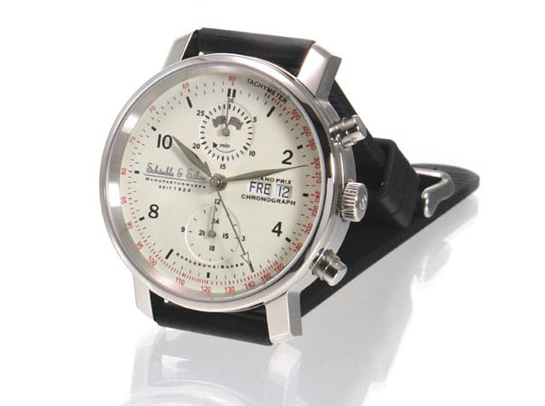 Auch im "Gunther Grand Prix Chronographen 1960" von Schäuble & Söhne tickt das bekannte Uhrwerk "Valjoux 7750".