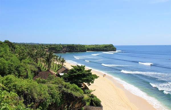 Balangan Bay/Bali: Ein wahrer Geheimtipp! Ruhe und Erholung sind bei diesem abgelegenen Strand garantiert.