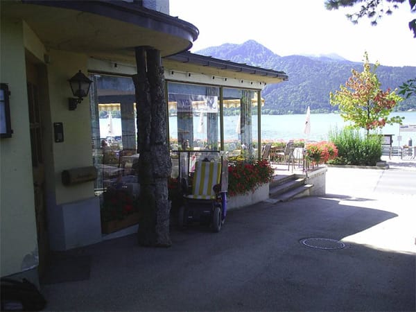 "Seehotel zur Post" in Tegernsee: Die Lage zum See ist perfekt. Da sind sich die Gäste einig. Doch beim Service hapere es.