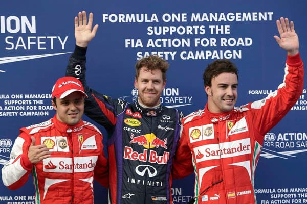 Felipe Massa (li.) fährt die zweitschnellste Zeit und steht in der Startaufstellung neben dem Weltmeister (Mi.). Fernando Alonso startet von Rang drei.