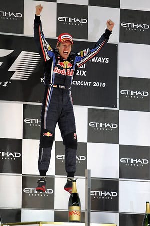 Abu Dhabi 2010: Vettels sensationeller Triumph lässt Webbers Traum vom Titel platzen. Das hinterlässt Wunden.