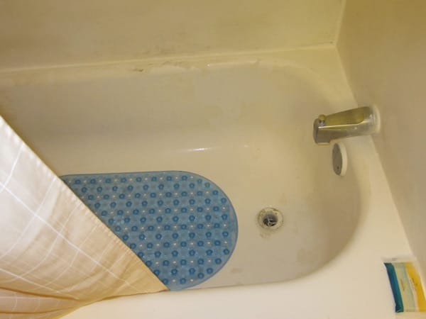 So sah ein Badezimmer im "Lauderdale Beachside Hotel" in Florida aus.