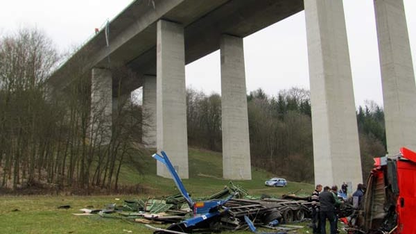 Sattelzug-Unfall auf der A 81