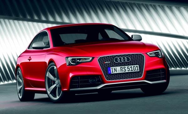 Der Normverbrauch liegt bei 10,5 Litern SuperPlus. Die Preisliste für den Audi startet bei 78.750 Euro.