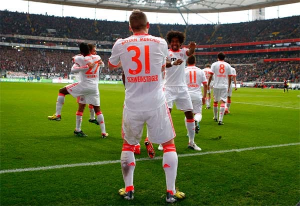 Bastian Schweinsteiger bleibt es dann vorbehalten, am 28. Spieltag gegen Eintracht Frankfurt den entscheidenden Treffer zum 1:0 und zur 23. Meisterschaft zu erzielen.