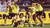 Es ist nicht das erste Mal, dass Dortmund ein solches Comeback schafft: Im UEFA-Cup-Achtelfinale 1994 trifft der BVB auf La Coruna, verliert das Hinspiel aber 0:1. Das Rückspiel endet nach 90 Minuten 1:0 für die Borussia, es geht in die Verlängerung. Die Spanier erzielen den Ausgleich. Doch Karl-Heinz Riedle in der 116. Minute und der damals erst 18-jährige Lars Ricken in der 119. Minute lassen die Schwarz-Gelben jubeln.