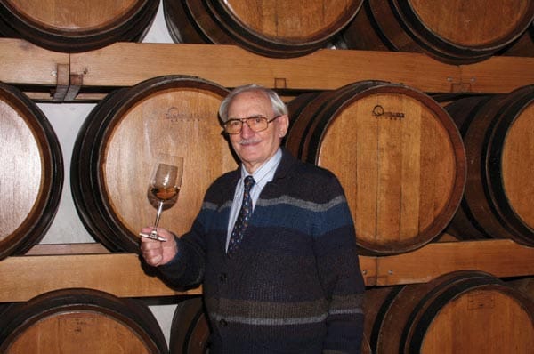 Winzer Antonio Pulcini hat auf seinem Weingut schon viele prominente Gäste begrüßt. Winzer Antonio Pulcini hat auf seinem Weingut schon viele prominente Gäste begrüßt.
