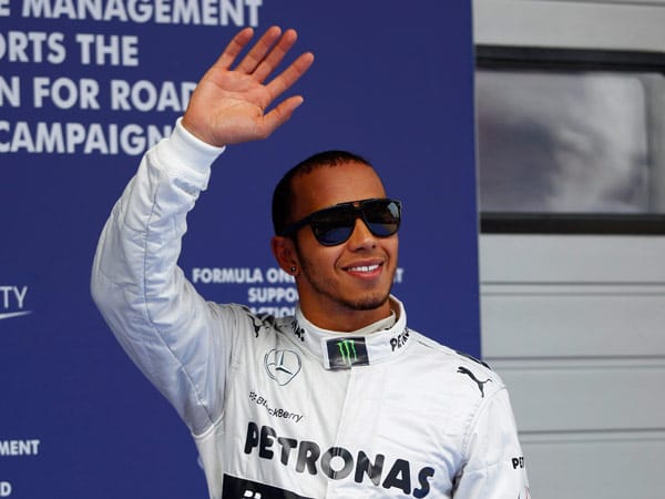 Lewis Hamilton raste zu seiner ersten Pole Position, seit er bei Mercedes GP angestellt ist.