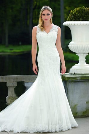 Frauen mit schmaler Taille, schlanker Hüfte und einer schönen Oberweite betonen ihre Figur am besten mit dem Meerjungenfrauen-Kleid. Kombiniert mit einem V-Ausschnitt setzt es ihre Kurven optimal in Szene. Frauen mit schmaler Taille, schlanker Hüfte und einer schönen Oberweite betonen ihre Figur am besten mit dem Meerjungenfrauen-Kleid. Kombiniert mit einem V-Ausschnitt setzt es ihre Kurven optimal in Szene.