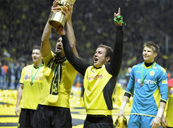Auch im DFB-Pokal triumphierte der BVB. Dortmund fegt den FC Bayern mit 5:2 vom Platz. Jedoch saß Götze im Endspiel nur auf der Ersatzbank.