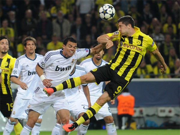 Nach der Dortmunder Führung entwickelt sich ein temporeiches Spiel ohne Fouls und mit wenigen Torchancen.