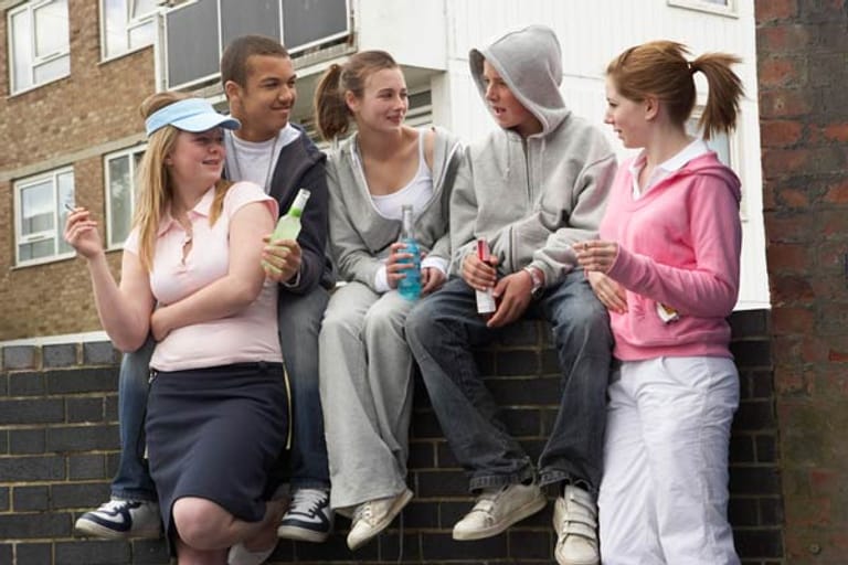 Jugendliche in der Pubertät: Alkohol und Zigaretten