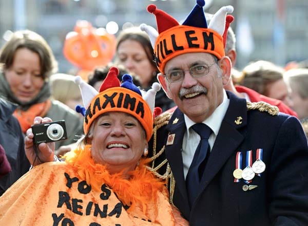 Das niederländische Volk zeigte sich in Feierlaune und bestens vorbereitet auf das neue Königspaar.