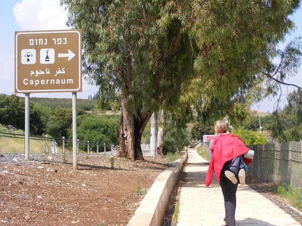 Wandern in Israel: Auf dem Jesus Trail, Straße nach Kapernaum.