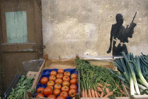 Gemüsestand in der Altstadt von Bastia, Korsika.