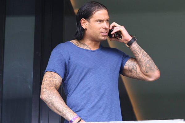Tim Wiese kehrt im Sommer Bremen den Rücken und will mit Hoffenheim ins internationale Geschäft einziehen. Ein beinahe beispielloser Niedergang beginnt, gepaart mit Eskapaden außerhalb des Platzes. Wiese wird wegen angeblicher Pöbeleien aus einem Bierzelt geworfen, beim Besuch eines Handballspiels soll er sich ausgiebig dem Alkohol zugewandt haben. Das Ende vom Lied: Der 31-Jährige wird aus dem Kader verbannt und wird wohl kein Spiel mehr für 1899 machen. Tim Wiese kehrt im Sommer Bremen den Rücken und will mit Hoffenheim ins internationale Geschäft einziehen. Ein beinahe beispielloser Niedergang beginnt, gepaart mit Eskapaden außerhalb des Platzes. Wiese wird wegen angeblicher Pöbeleien aus einem Bierzelt geworfen, beim Besuch eines Handballspiels soll er sich ausgiebig dem Alkohol zugewandt haben. Das Ende vom Lied: Der 31-Jährige wird aus dem Kader verbannt und wird wohl kein Spiel mehr für 1899 machen.