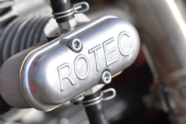 Von der Firma Rotec stammt der Neunzylinder-Sternmotor.