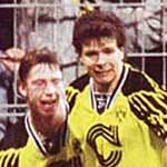 In der Saison 1994/95 feiert das Westfalenstadion ein kleines Europapokalwunder. Im Achtelfinal-Rückspiel des UEFA-Pokals gegen Deportivo La Coruna sind noch vier Minuten in der Verlängerung zu spielen, und der BVB brauchte zwei Treffer fürs Weiterkommen. Karl-Heinz Riedle und Jungstar Lars Ricken schaffen das Unmögliche und bescheren der Borussia den nötigen 3:1-Sieg.