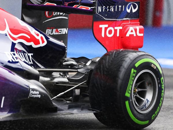 Intermediate-Reifen bei Vettel - im ersten freien Training war die Strecke zu Beginn nass.