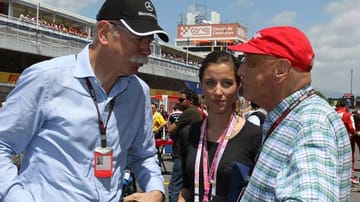 Vorstandvorsitzende unter sich: Dieter Zetsche (li.) ist der der Daimler AG und Niki Lauda von Mercedes-GP.
