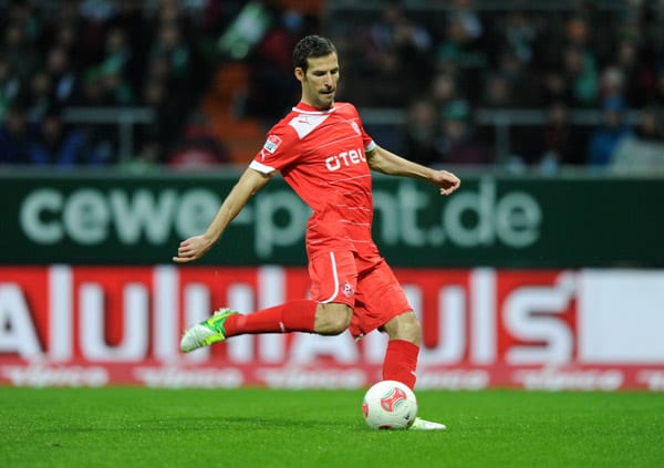 Abwehrchef in der Elf der Erfahrung ist mit 36 Jahren Jens Langeneke (geb.: 29.03.1977). Sein Vertrag bei Absteiger Fortuna Düsseldorf läuft nach der Saison aus. Er wird den Verein nach sieben Jahren wohl verlassen.