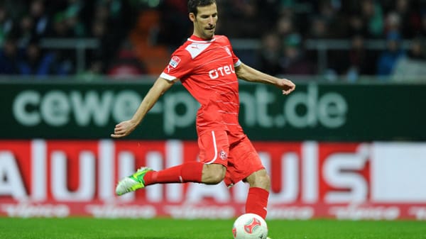 Abwehrchef in der Elf der Erfahrung ist mit 36 Jahren Jens Langeneke (geb.: 29.03.1977). Sein Vertrag bei Absteiger Fortuna Düsseldorf läuft nach der Saison aus. Er wird den Verein nach sieben Jahren wohl verlassen.