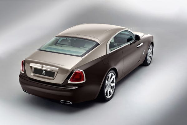 Er schafft es von Null auf 100 km/h in nur 4,6 Sekunden. Aber an dem "aktuellen Geschwindigkeitswahn wie etwa bei Bentley" - so Rolls Royce - jenseits der 300 km/h Marke wolle man sich nicht beteiligen.