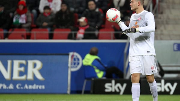 Der jüngste Torwart der Saison hielt in seinen bisherigen 38 Minuten 1. Liga alles fest: Loris Karius (geb.: 22.06.1993). Als Christian Wetklo am 15. Spieltag mit Rot vom Platz musste, schlug die Stunde des 19-Jährigen. Sein bislang einziger Einsatz für den 1. FSV Mainz 05.