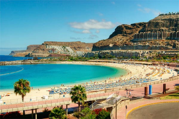 Ein Strand auf Gran Canaria: Hier ist es im Winter relativ kühl