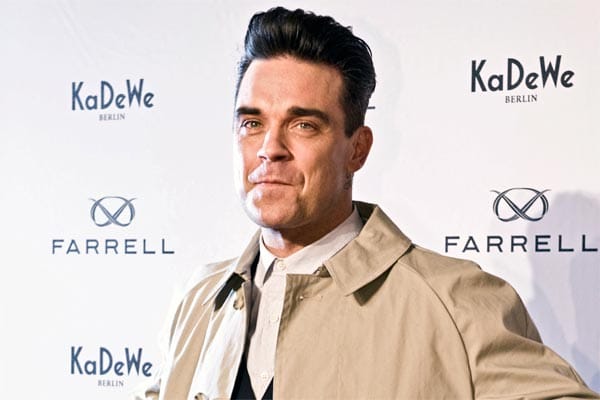 Eigentlich müsste allen Engländern beim Anblick dieser Finalpaarung schlecht werden. Einem jedoch nicht - Robbie Williams ist heimlicher Bayern-Fan. Er durfte sogar schon einmal mit ihnen trainieren.