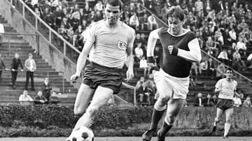 Lothar Ulsaß (li.) feierte 1966/1967 mit Eintracht Braunschweig die Deutsche Meisterschaft.